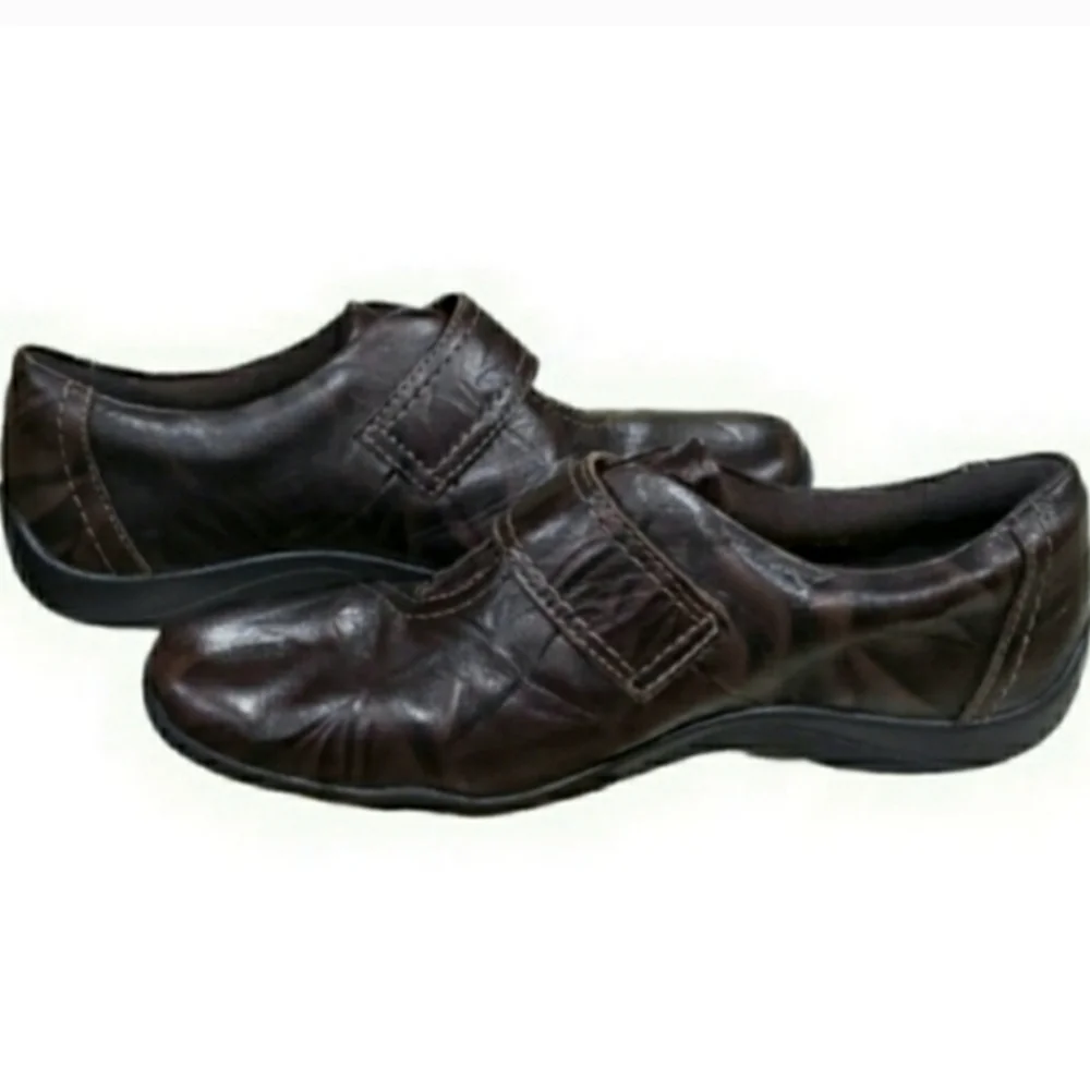 Clarks Artisan Leather Loafer Style Shoes